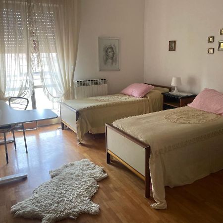 Anita Domus - Appartamento Con Vista A Pescara Exteriör bild